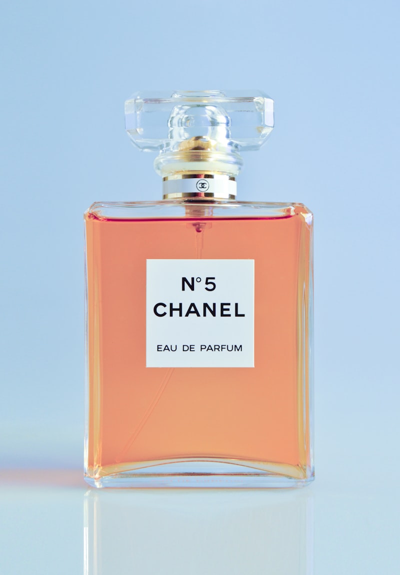 Lux Perfume Gold